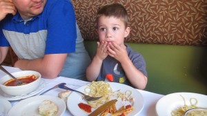 how to eat pasta.Still001